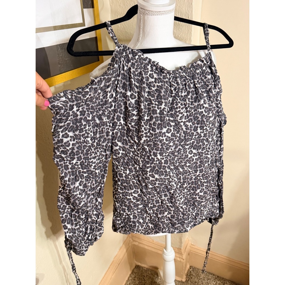 Daytrip Womens Animal Print Cold Shoulder Top Grey Black Large NWT AED3820KG